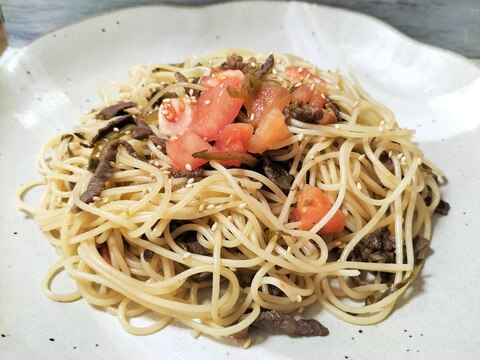 旨味たっぷり✨辛子高菜とトマトの和風パスタ